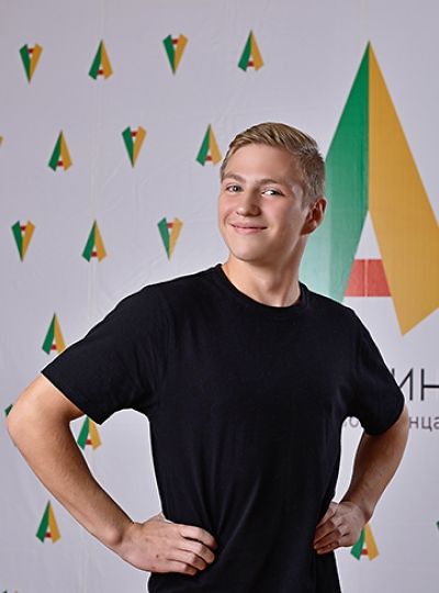 Поляшов Максим